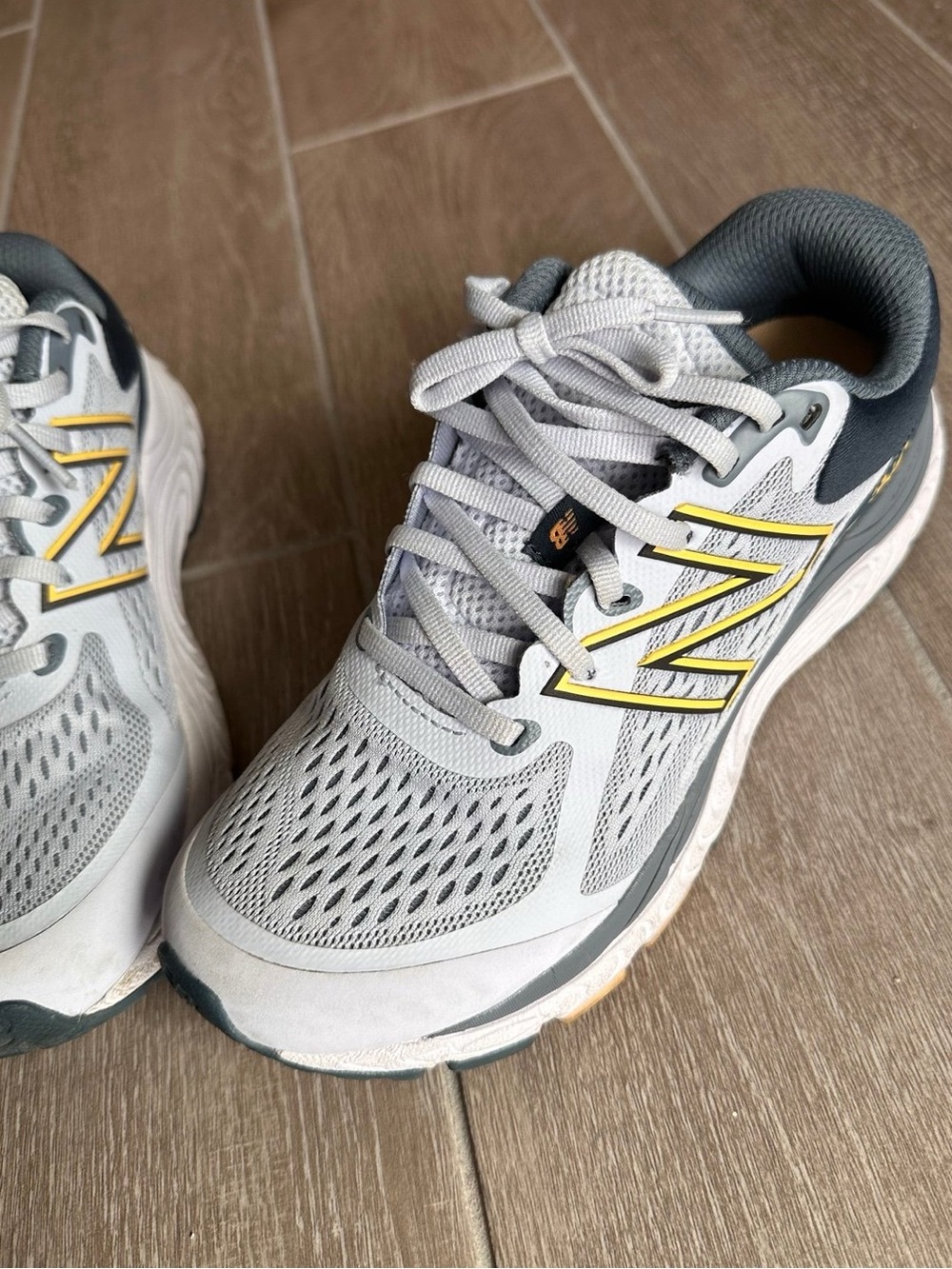 New Balance 840v5 Athletic Shoe in Light Gray, Navy & Yellow for Women’s - Picture 5 of 6
